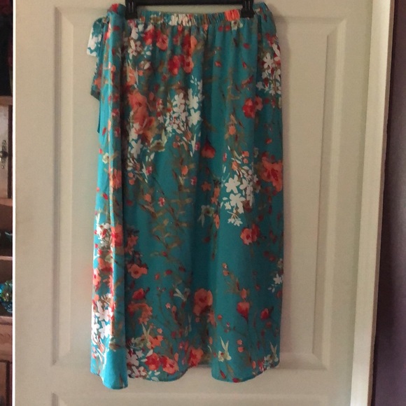 Skirt - Picture 7 of 7